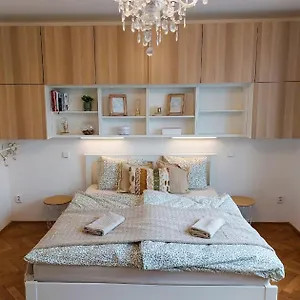 https://apartment-1935-brno-kralovo-pole.brnohotels.org